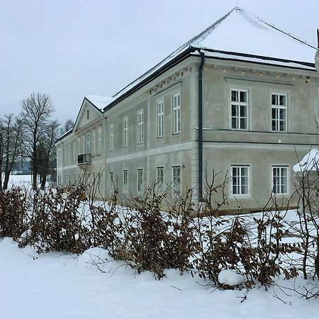 Zamek Dobrohor Aparthotel Luaran gambar