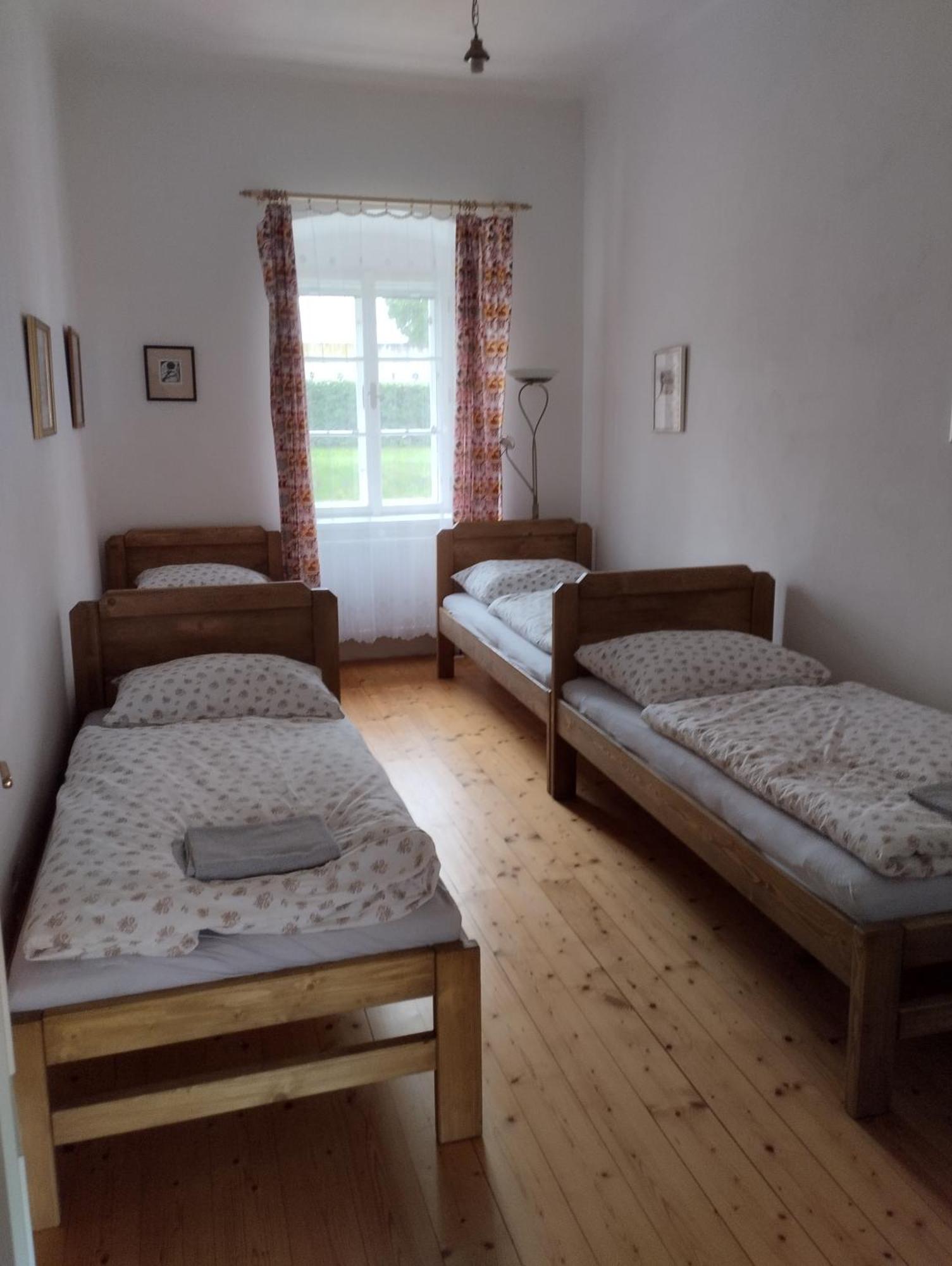 Zamek Dobrohor Aparthotel Luaran gambar