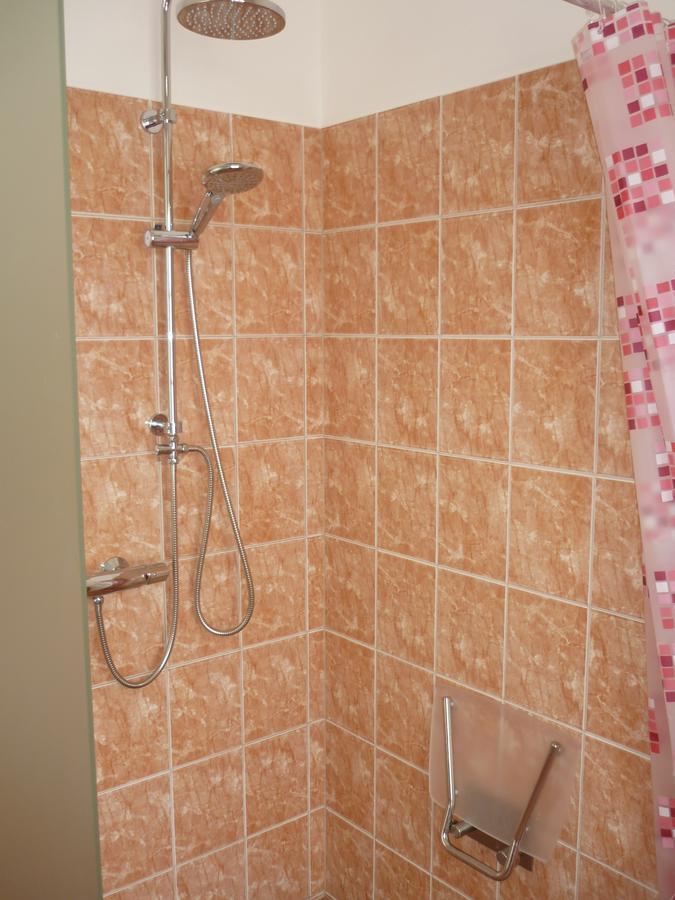 Zamek Dobrohor Aparthotel Luaran gambar
